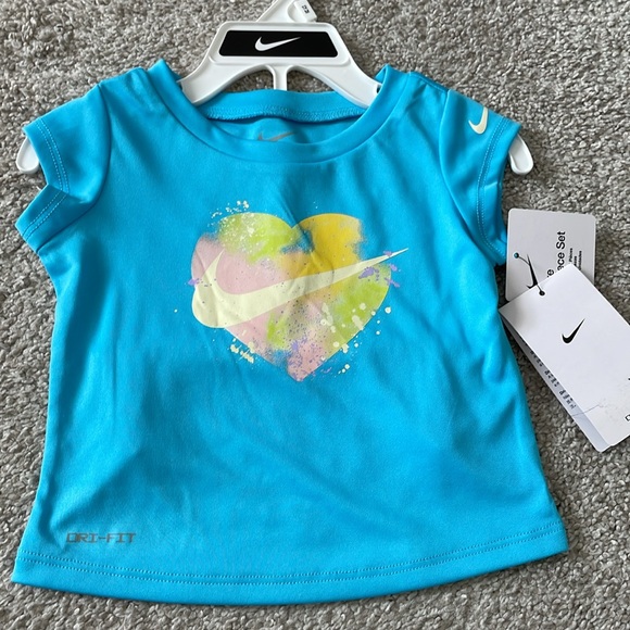 Nike Dri-Fit infant girls two-piece multicolor  tie dye short set NWT - Picture 5 of 9